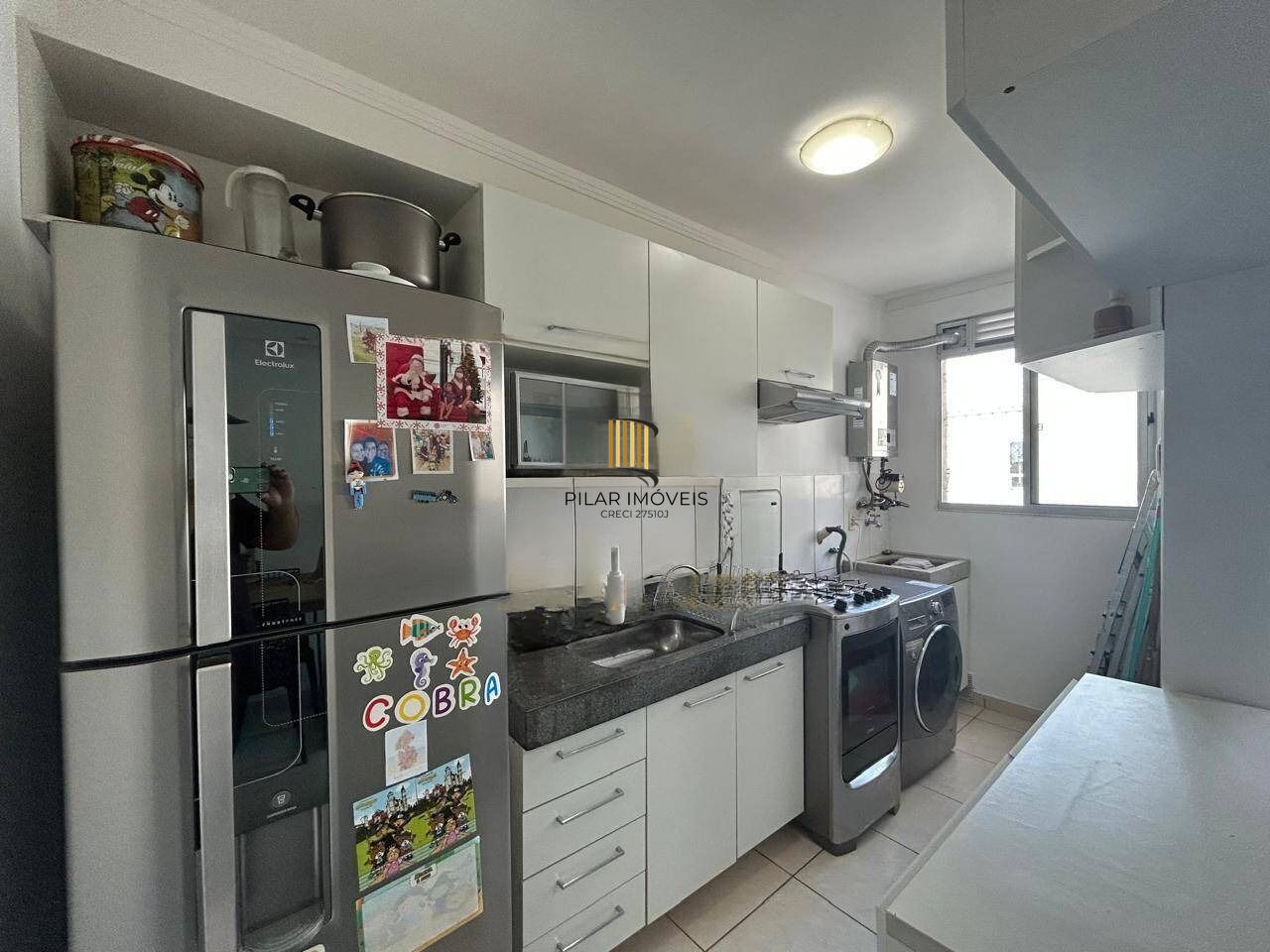 Apartamento com 2 dormitórios, suíte, sacada, churrasqueira e vaga.