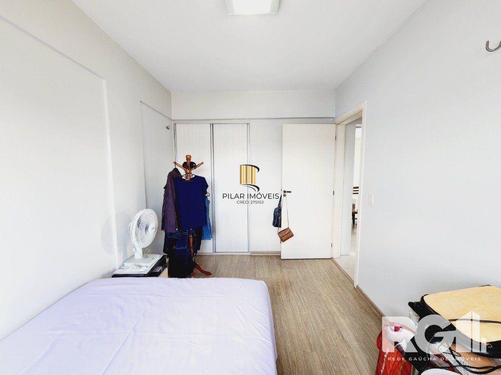 Apartamento todo Mobiliado com 2 dormitórios,  Boulevard Assis Brasil.