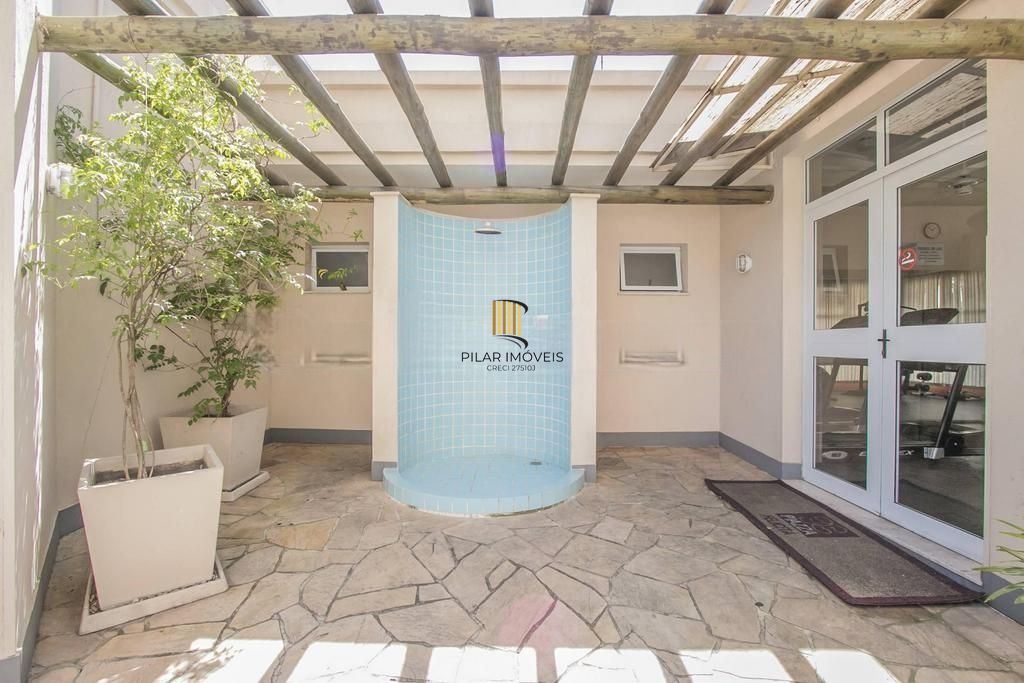 Apartamento com sacada e churrasqueira com 2 quartos e 52m²  privativos no Bairro Sarandi, Porto Alegre.