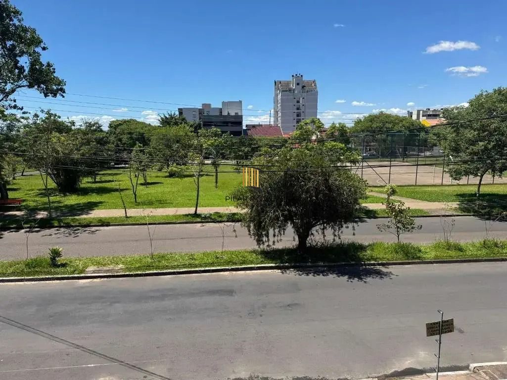 Apartamento 3 dormitórios, 131m² privativos 2 vagas, elevador -Jardim Planalto