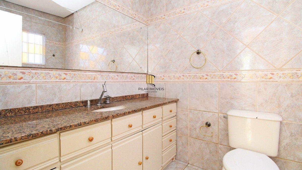 Casa com 4 dormitórios