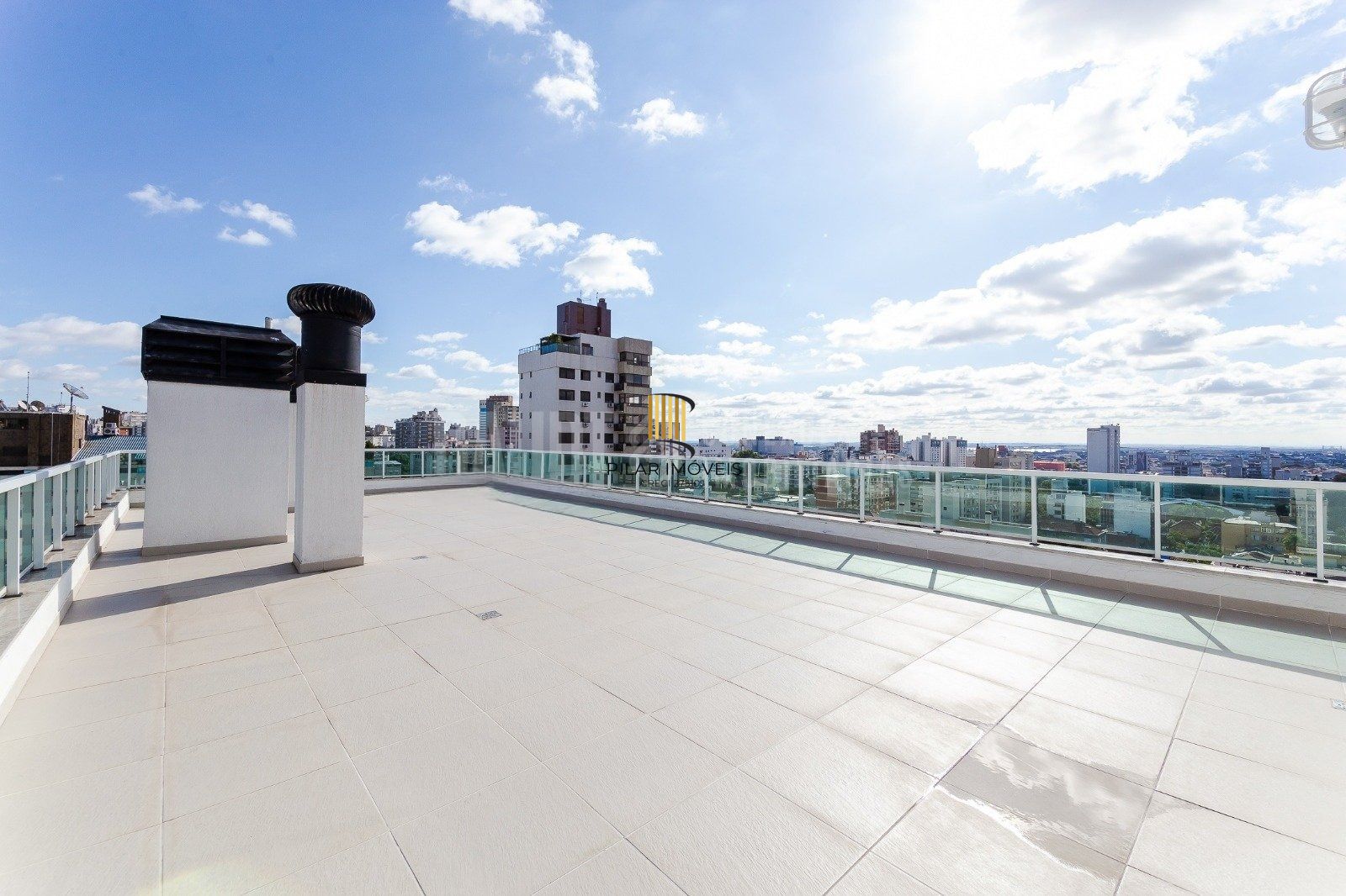 Apartamento mobiliado à venda com 1 dormitório no Mont Serrat