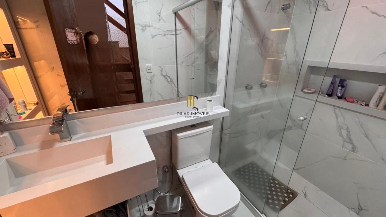 Casa Semimobiliada 3 dorm em Condomínio Fechado no Jardim Planalto