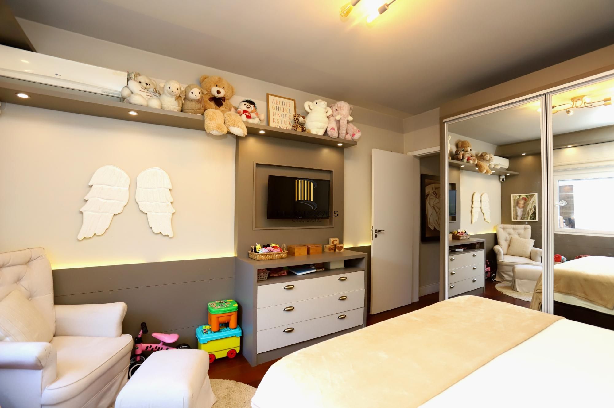 Casa mobiliada com suíte, patio e espaço gourmet completo