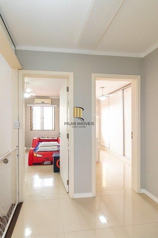 Casa em condomínio com 4 quartos, 2 suítes e 2 vagas à - Jardim Sabara