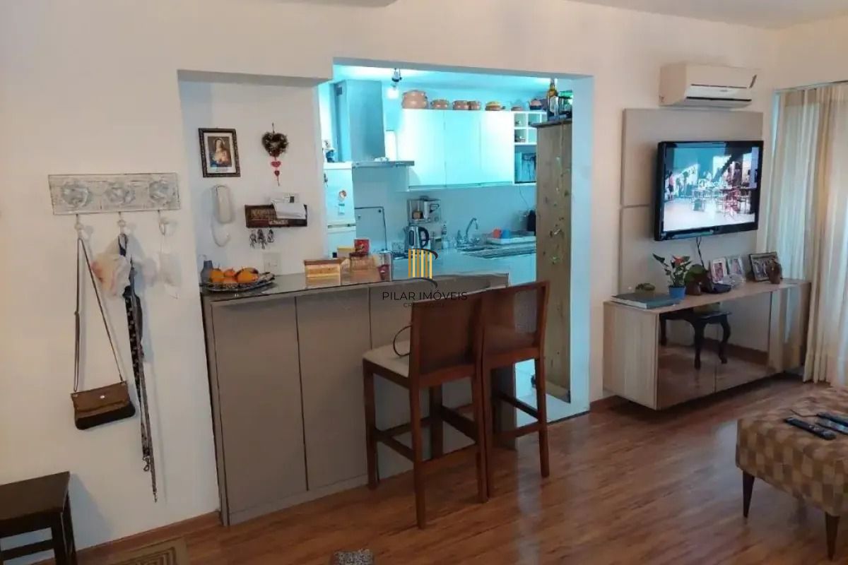 Apartamento de 2 dormitórios, suíte, churrasqueira e 1 vaga.