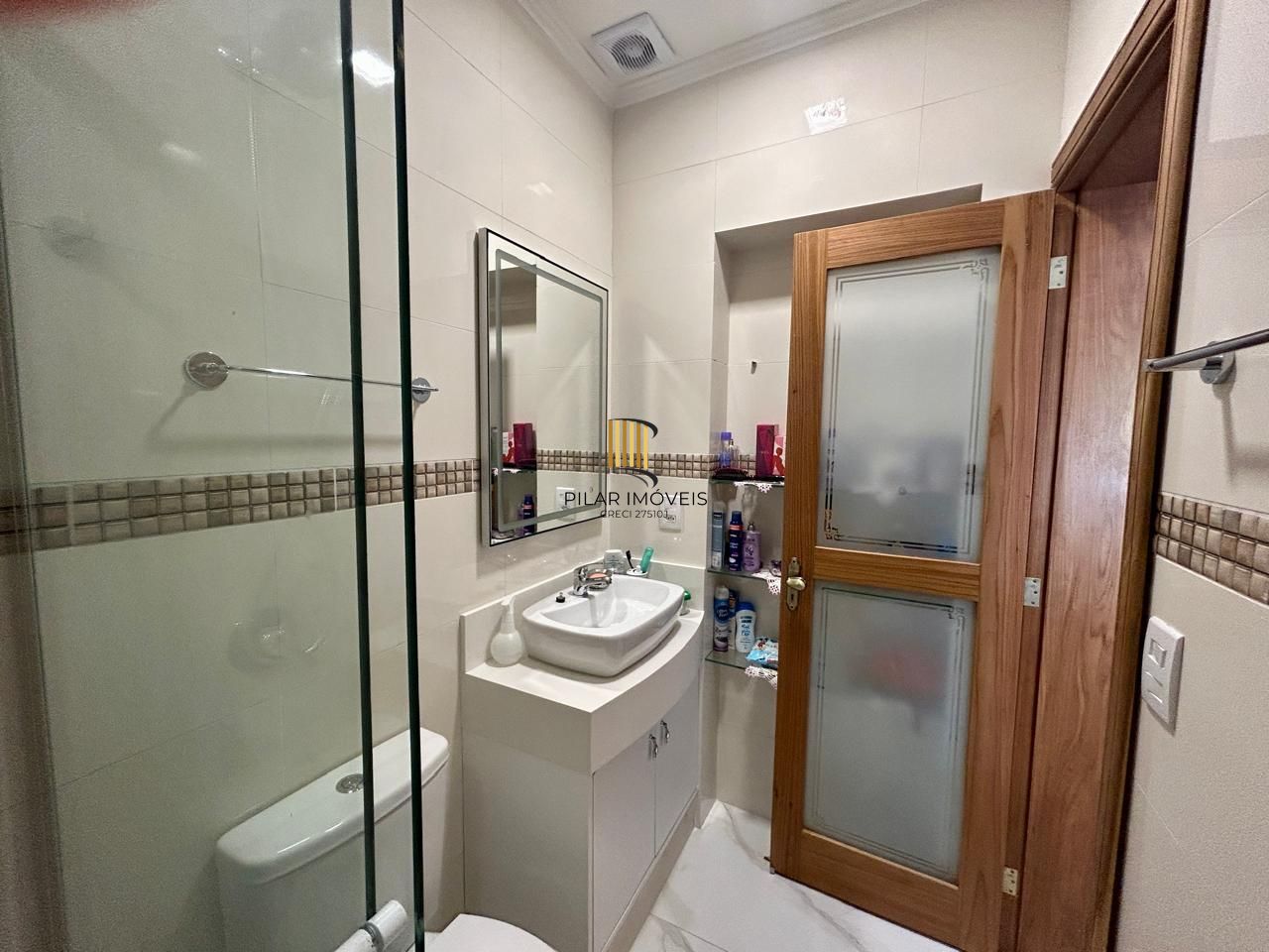 Casa 8 dormitórios, 5 banheiros e 6 vagas no Bairro São João Porto Alegre