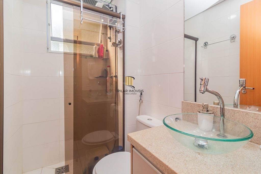 Apartamento com 2 dormitórios e vaga no Morro Santana