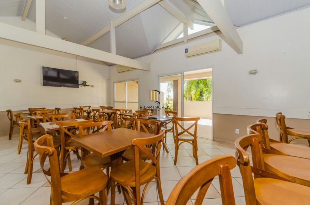 Casa em Condomínio 4 Dormitórios com Suíte no Lindoia - Porto Alegre