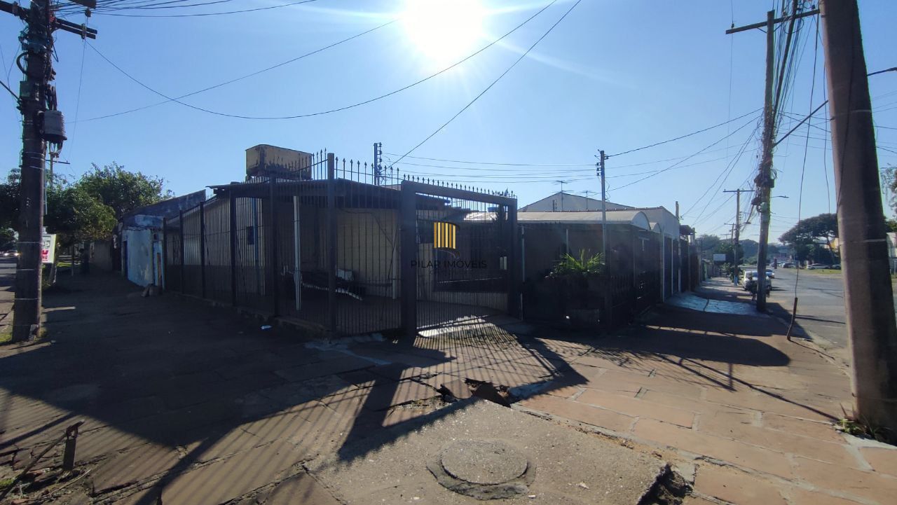 Casa com 4 dormitórios, na avenida Bernardinho Silveira Amorim, Rubem Berta