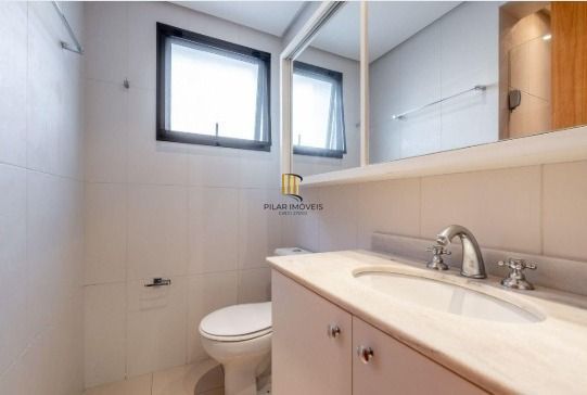 Apartamento Garden com 118m², com 2 dormitórios, 2 suítes, lavabo, churrasqueira, lareira e 2 vagas de garagem.
