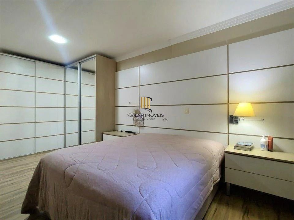 Cobertura com elevador, 3 dormitórios, suíte e 3 vagas.