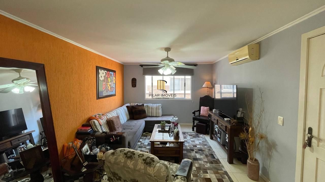 Sobrado em condomínio no Jardim Lindóia com pátio e suíte