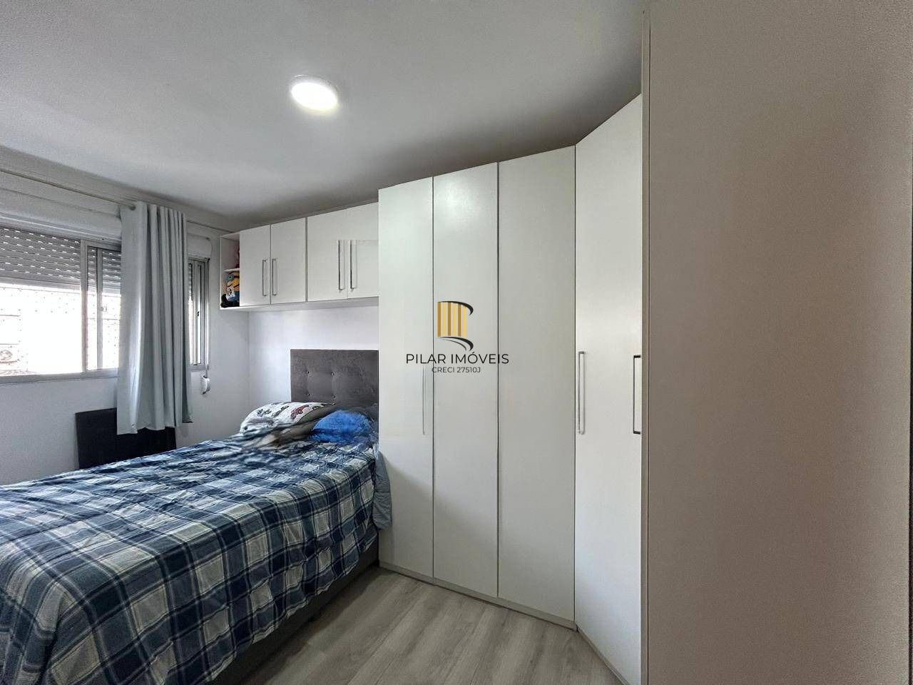 Apartamento com 2 dormitórios, suíte, sacada, churrasqueira e vaga.