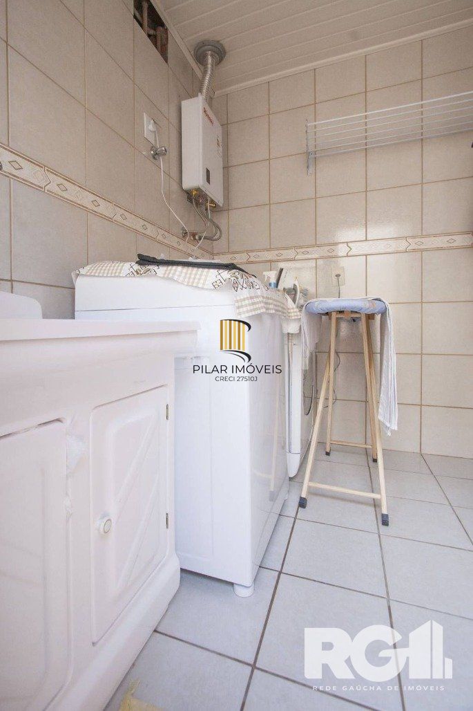 Casa 3 dormitórios no bairro Chácara das Pedras
