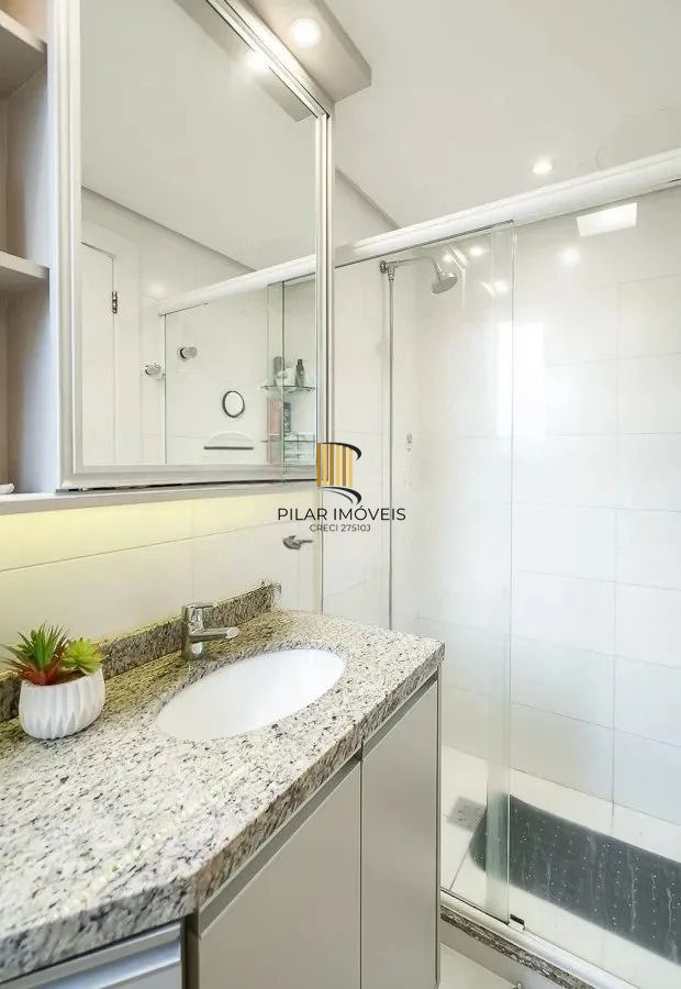 Apartamento Garden com 178,5m², PORTEIRA FECHADA, 3 quartos, 1 suíte, vaga dupla, no bairro Santana em Porto Alegre