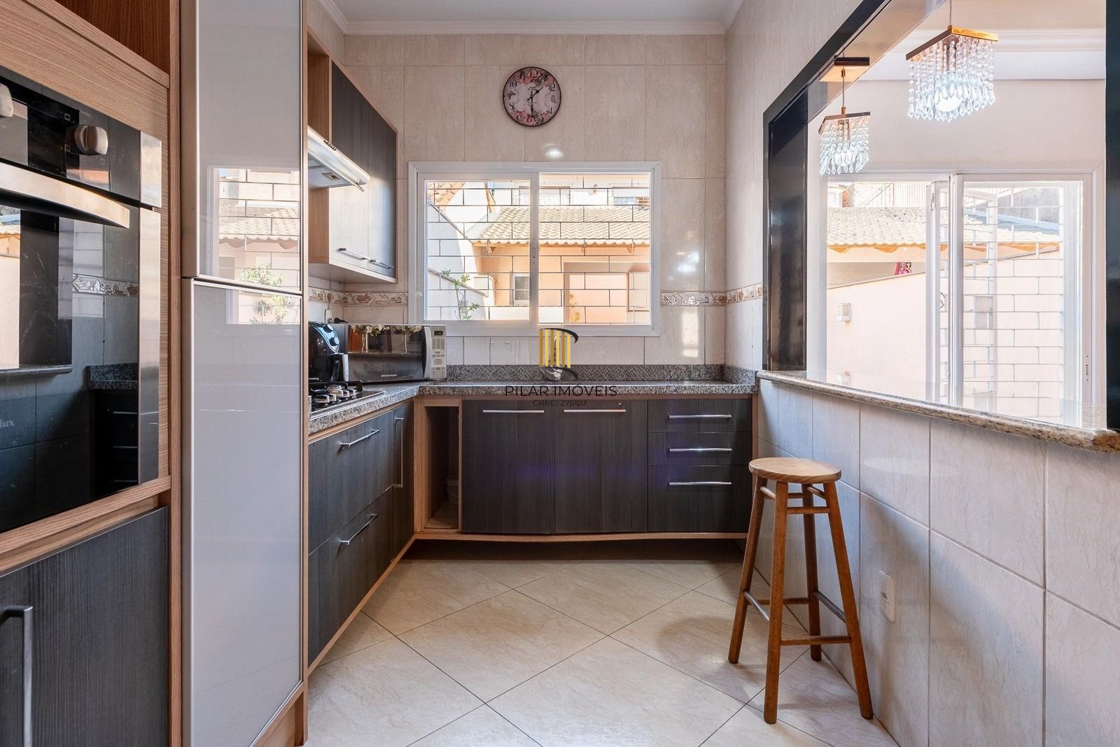 Sobrado moderno com 3 dor, suíte, piscina e espaço gourmet no Jardim Itu