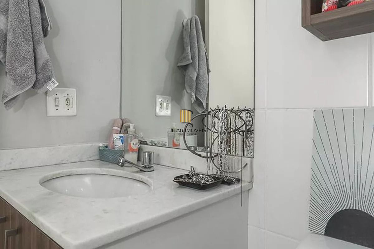 Mobiliado 2 dorm,1 suíte e vaga coberta - Ary Tarrago