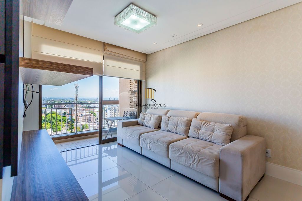 Apartamento mobiliado com lareira, suíte e sacada com vista definida