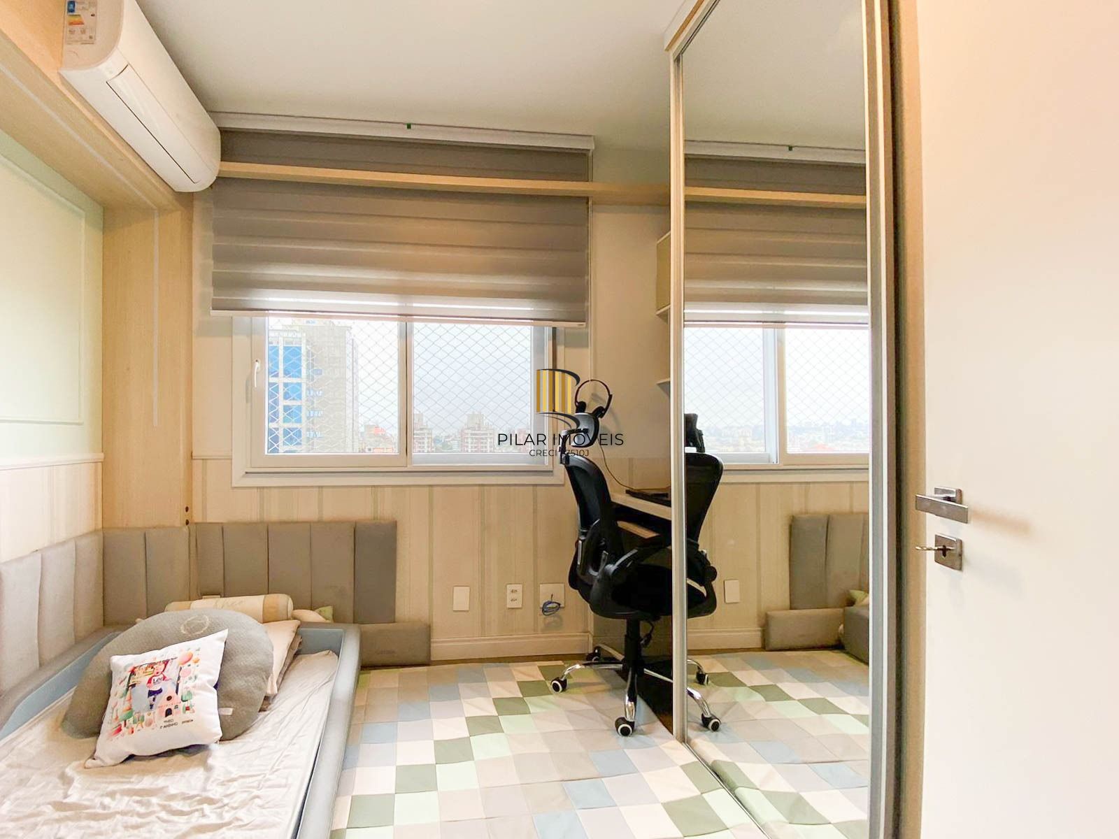 Apartamento semimobiliado, andar alto, com vista perene – Jardim Lindóia