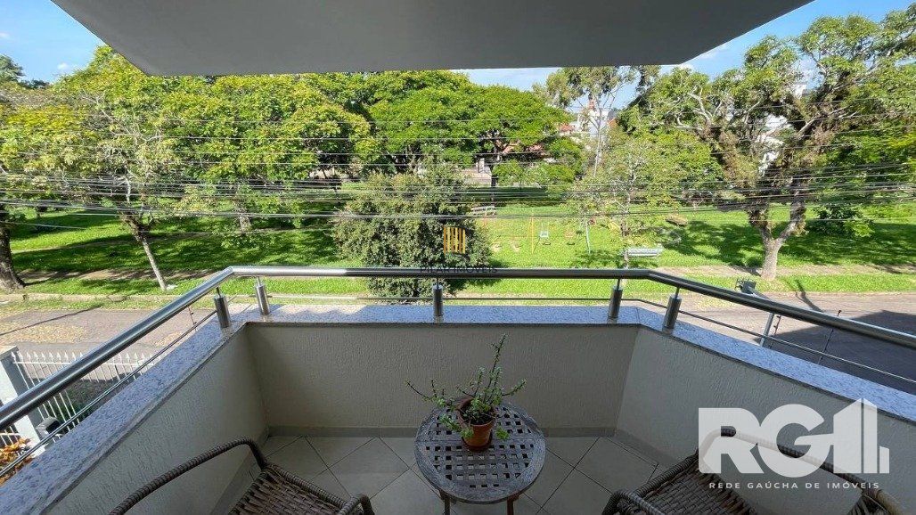 Casa 4 dormitórios no bairro Vila Ipiranga