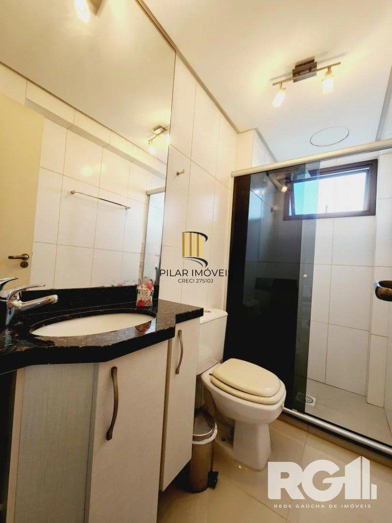 Apartamento todo Mobiliado com 2 dormitórios,  Boulevard Assis Brasil.