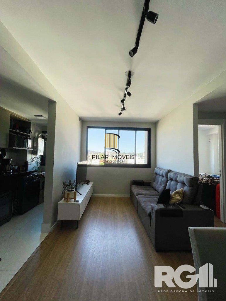 Apartamento, 2 Quartos Semimobiliado, churrasqueira, 1 vaga - Menino Deus