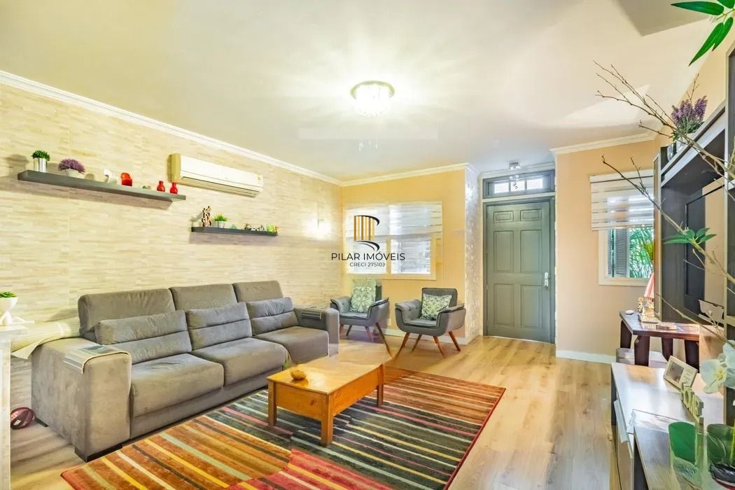 Casa mobiliada com 3 dormitórios no Ecoville
