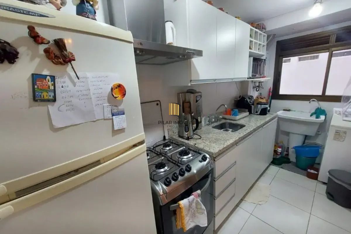 Apartamento de 2 dormitórios, suíte, churrasqueira e 1 vaga.