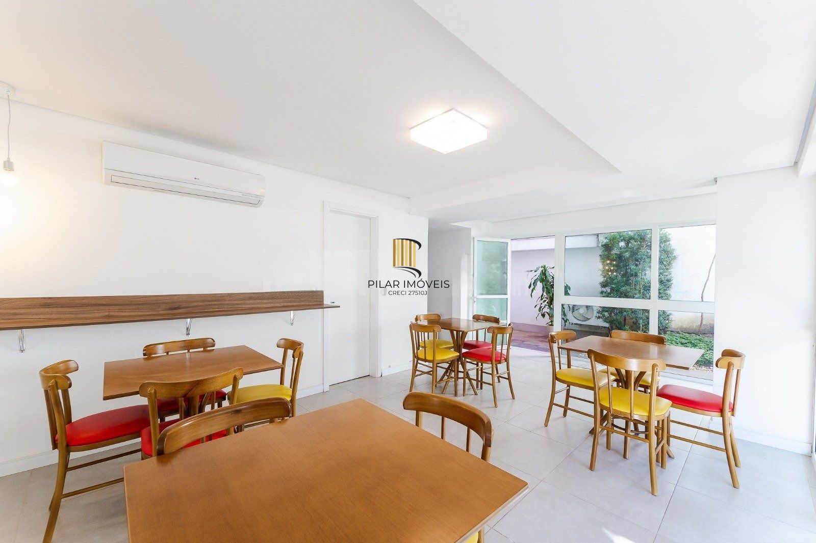 Apartamento mobiliado à venda com 1 dormitório no Mont Serrat