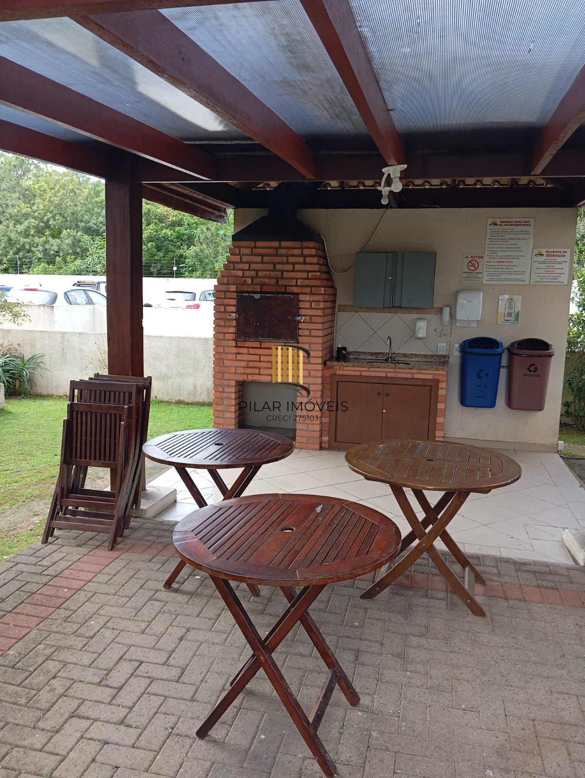 Lindo apartamento 2 dorm, 1 vaga semi mobiliado, vista livre na Ary Tarrago