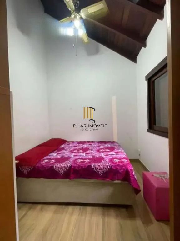 Casa térrea com 2 suítes com amplo pátio,