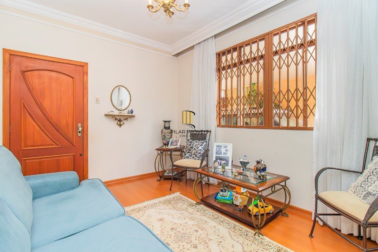 Casa ampla com pátio, edícula e terraço – Vila Ipiranga, Porto Alegre