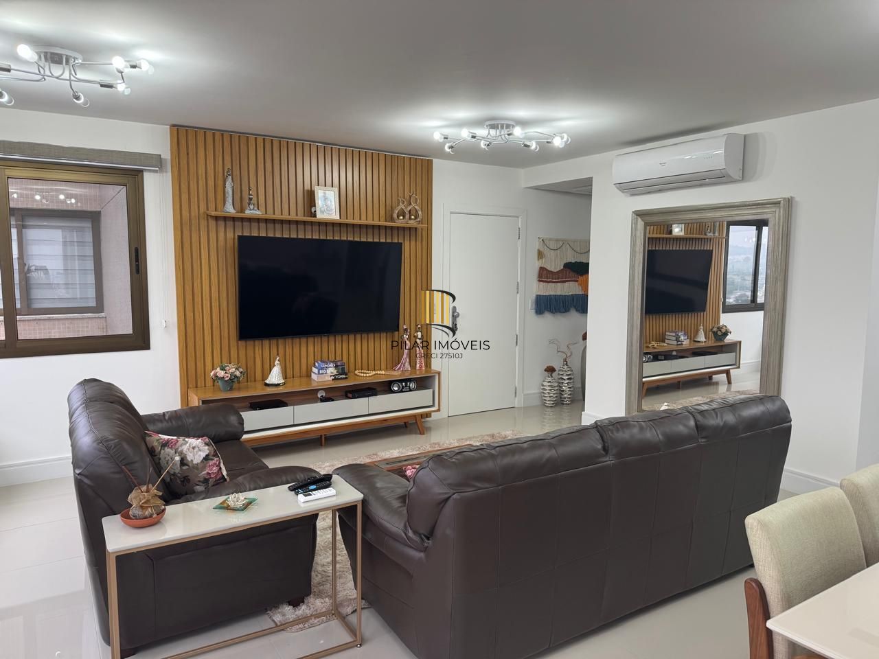 Semi-mobiliado, 3 dormitórios, 2 vagas lado a lado - Jardim Planalto