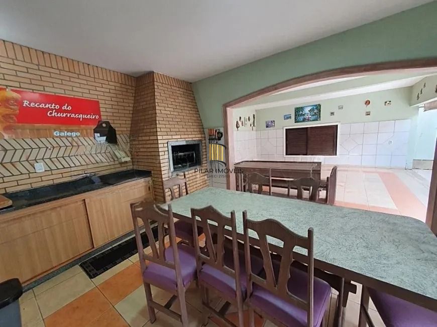 Sobrado com 3 suítes, pátio com piscina e salão de festas