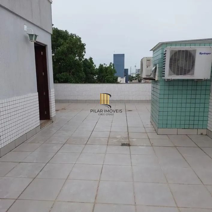 Sobrado com 3 dormitórios, terraço e espaço gourmet no São Sebastião – POA