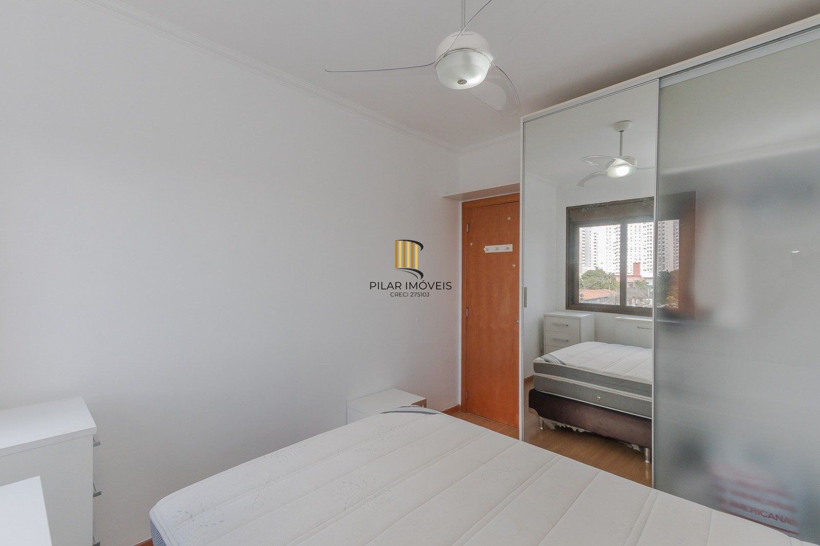 Apartamento de 4 dormitórios, sacada fechada com churrasqueira -Av. Panamericana