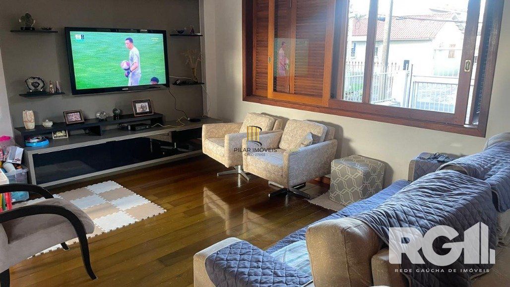 Casa 4 Dormitório(s) Bairro Jardim Sabará