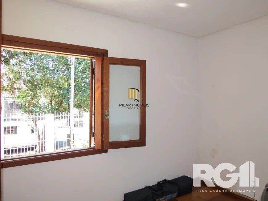 Casa 4 Dormitório(s) Bairro Jardim Sabará