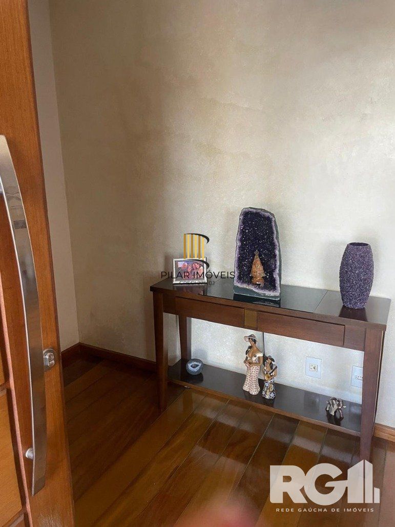 Casa 4 Dormitório(s) Bairro Jardim Sabará