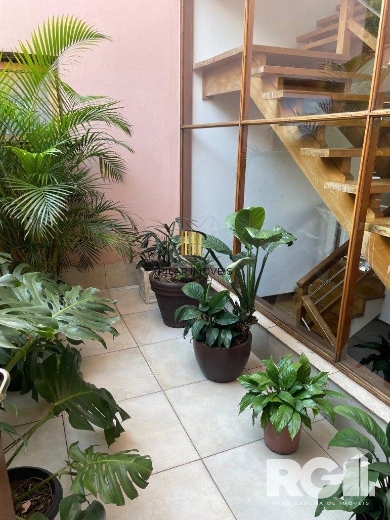 Casa 4 Dormitório(s) Bairro Jardim Sabará