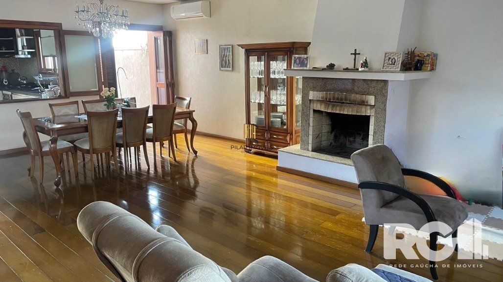 Casa 4 Dormitório(s) Bairro Jardim Sabará