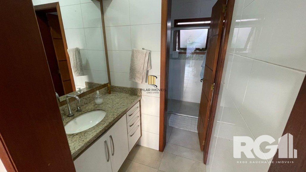 Casa 4 Dormitório(s) Bairro Jardim Sabará