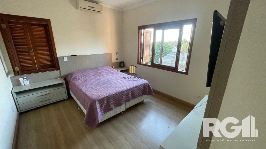 Casa 4 Dormitório(s) Bairro Jardim Sabará