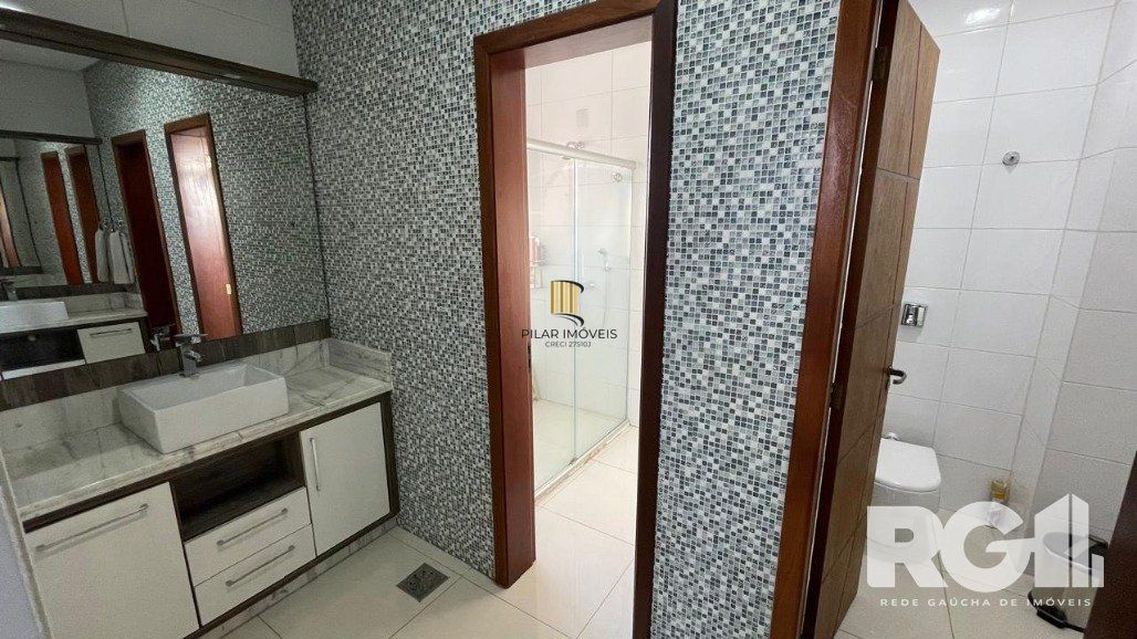 Casa 4 Dormitório(s) Bairro Jardim Sabará