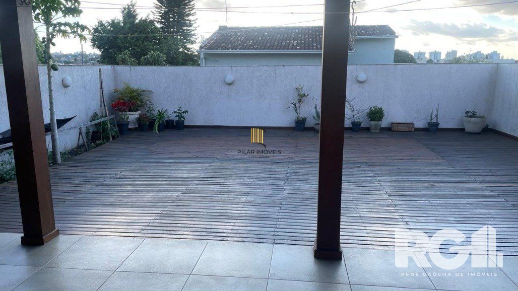 Casa 4 Dormitório(s) Bairro Jardim Sabará