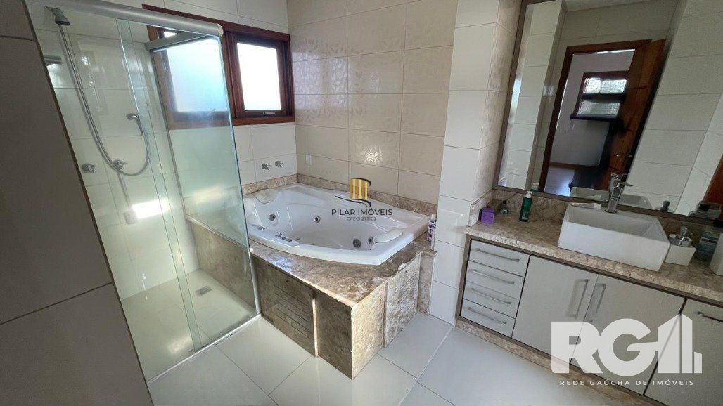 Casa 4 Dormitório(s) Bairro Jardim Sabará