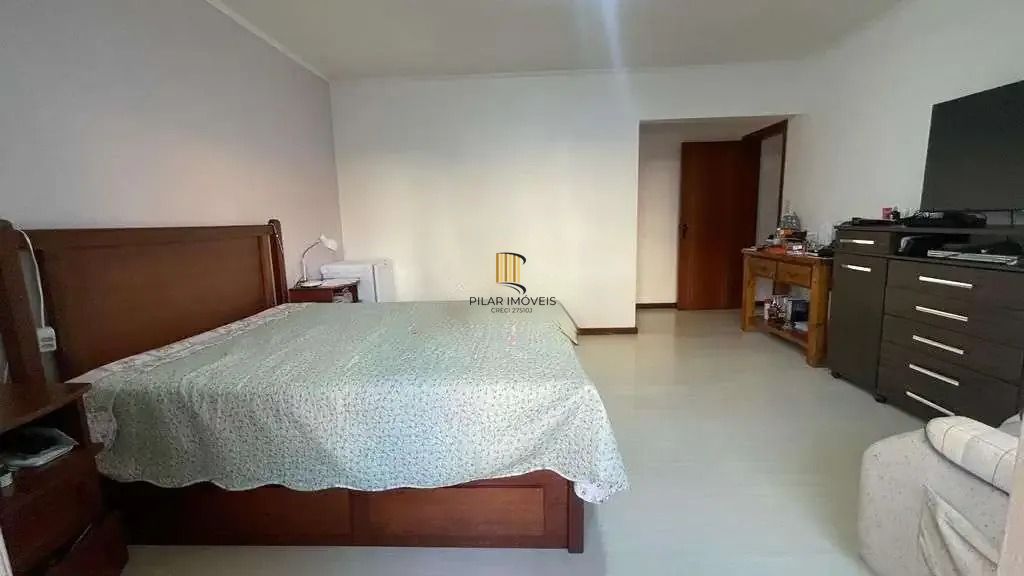 Casa  4 Dormitórios, Suíte Master, Piscina e espaço Gourmet no Jardim Planalto