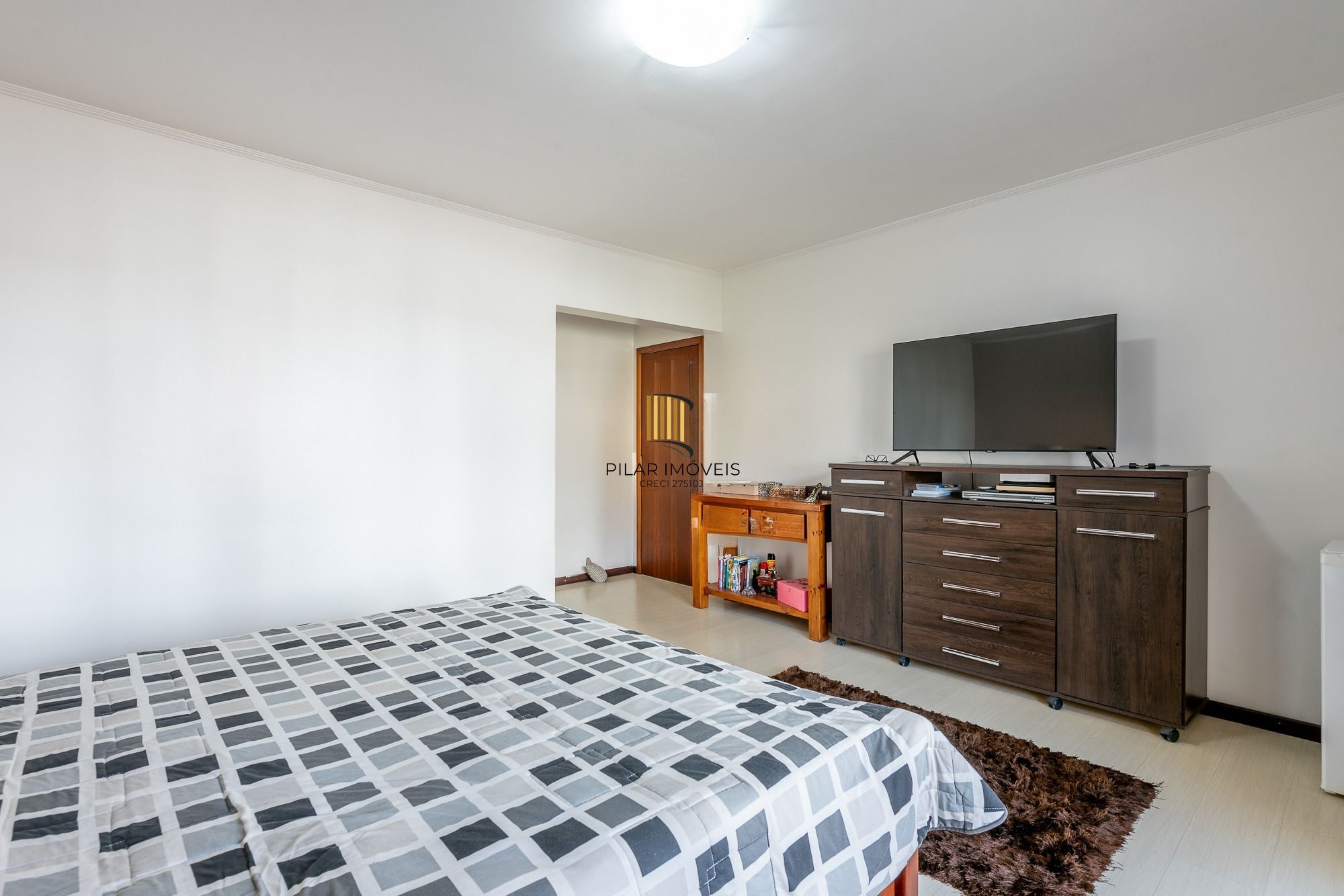 Casa  4 Dormitórios, Suíte Master, Piscina e espaço Gourmet no Jardim Planalto