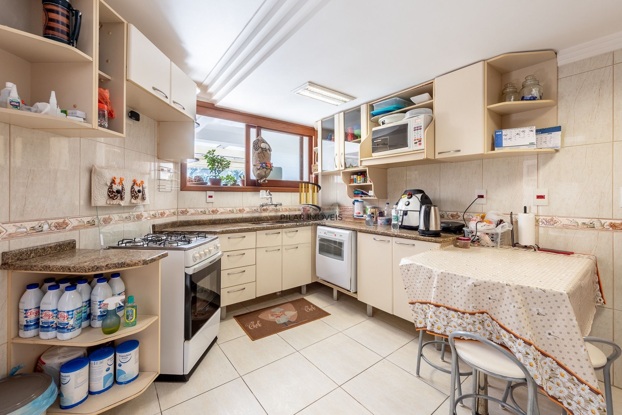 Casa  4 Dormitórios, Suíte Master, Piscina e espaço Gourmet no Jardim Planalto